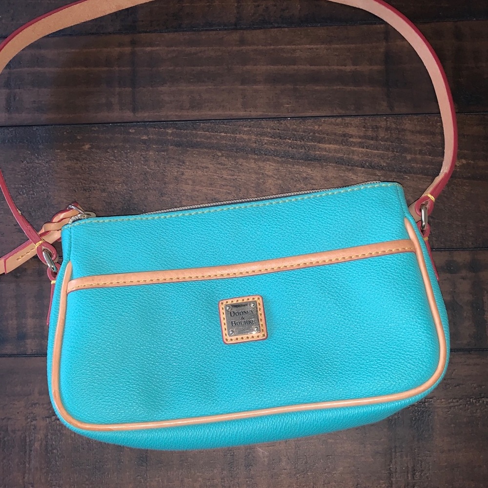 Dooney and Bourke hand bag